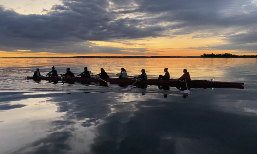 Olalla+Levi+%E2%80%9923+rowing+with+her+team.